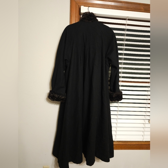The Avenue Collection Long Coat - Picture 2 of 5